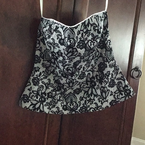 Black & White Bustier - Picture 2 of 9